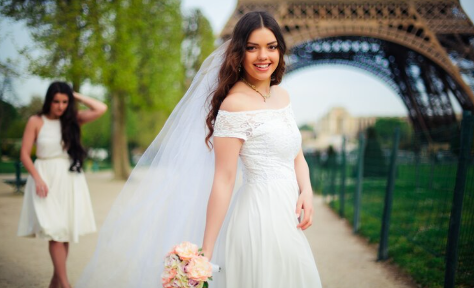 Wie Sie das perfekte Brautdirndl für Ihre Traumhochzeit auswählen